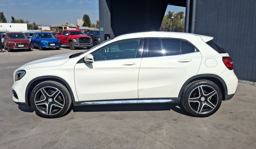 Mercedes Benz Clase Gla 2.1 GLA 220 CDI 4MATIC DCT Suv 2017