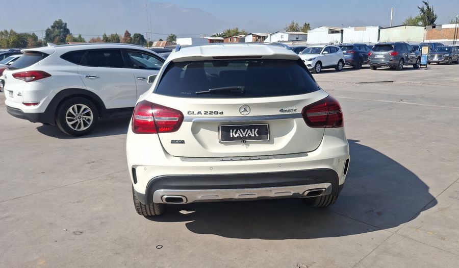 Mercedes Benz Clase Gla 2.1 GLA 220 CDI 4MATIC DCT Suv 2017