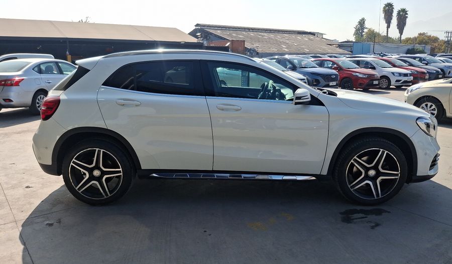 Mercedes Benz Clase Gla 2.1 GLA 220 CDI 4MATIC DCT Suv 2017