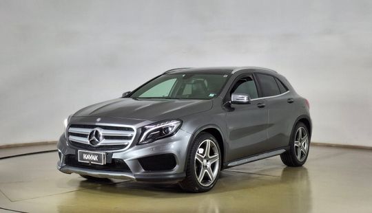Mercedes Benz • Clase GLA