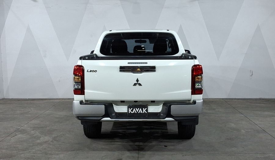 Mitsubishi L200 2.4 GLX GASOLINA Pickup 2023