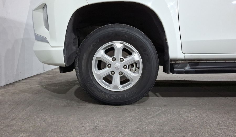 Mitsubishi L200 2.4 GLX GASOLINA Pickup 2023