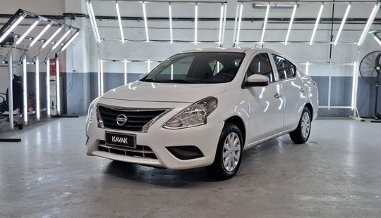 Nissan • Versa