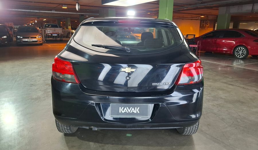 Chevrolet Onix 1.4 LTZ Hatchback 2014
