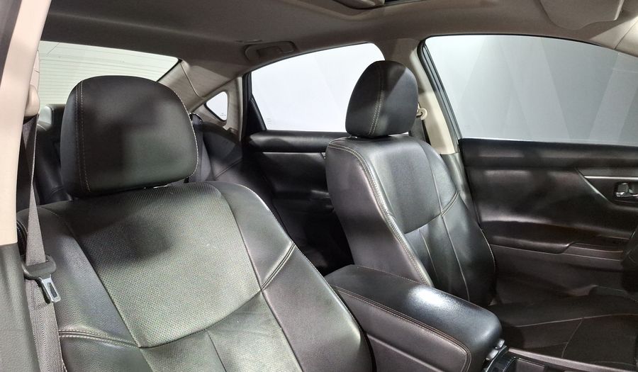 Nissan Altima 2.5 ADVANCE NAVI CVT Sedan 2017