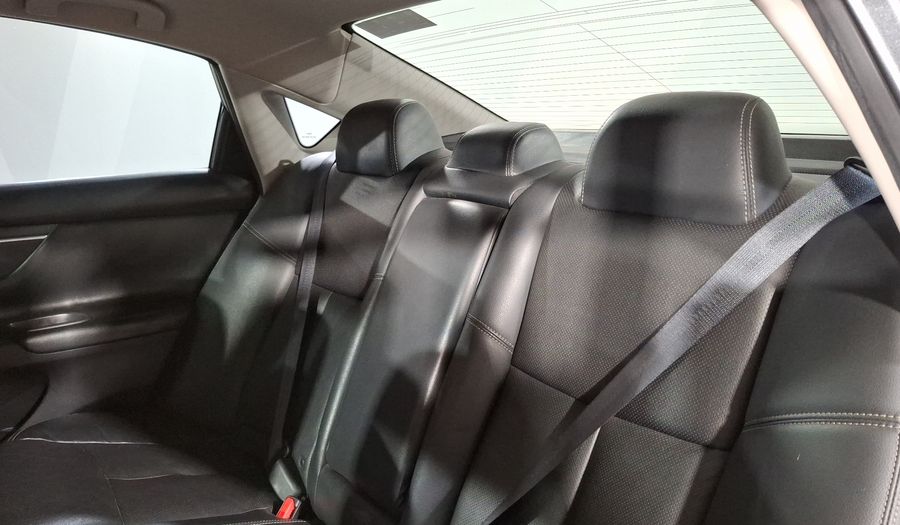Nissan Altima 2.5 ADVANCE NAVI CVT Sedan 2017