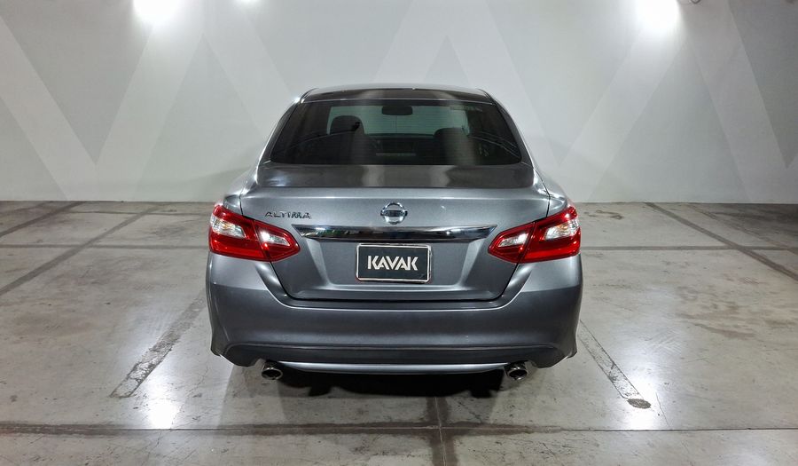 Nissan Altima 2.5 ADVANCE NAVI CVT Sedan 2017