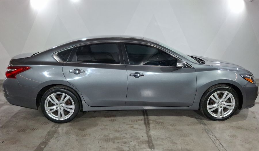 Nissan Altima 2.5 ADVANCE NAVI CVT Sedan 2017