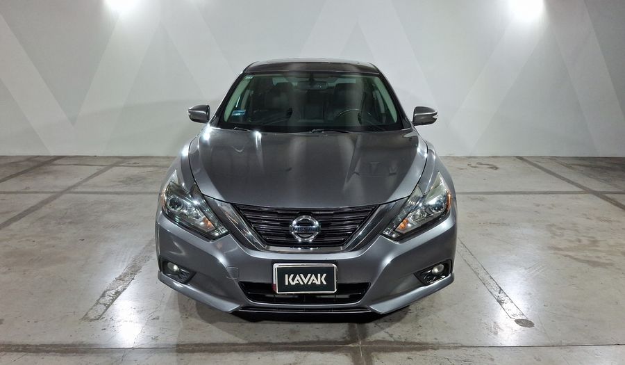 Nissan Altima 2.5 ADVANCE NAVI CVT Sedan 2017