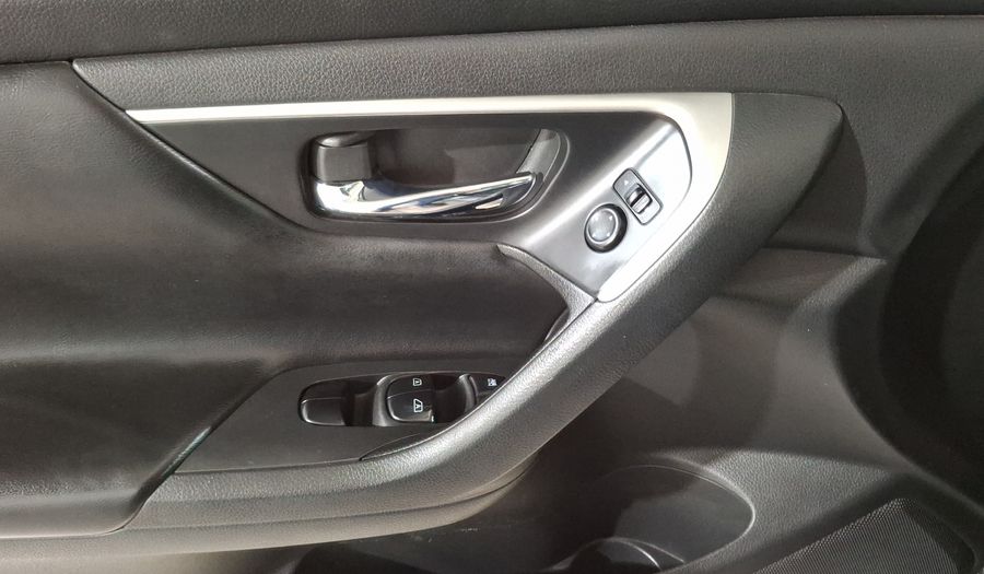 Nissan Altima 2.5 ADVANCE NAVI CVT Sedan 2017