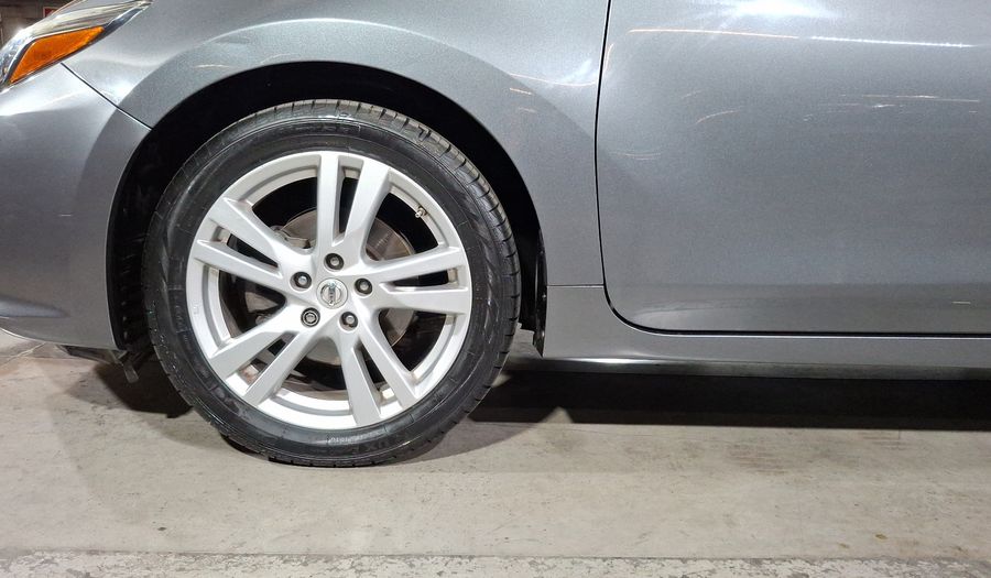 Nissan Altima 2.5 ADVANCE NAVI CVT Sedan 2017