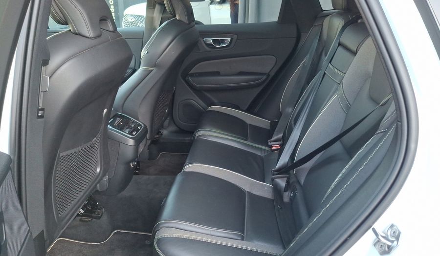 Volvo Xc60 2.0 T6 R-DESIGN AUTO 4WD Suv 2021