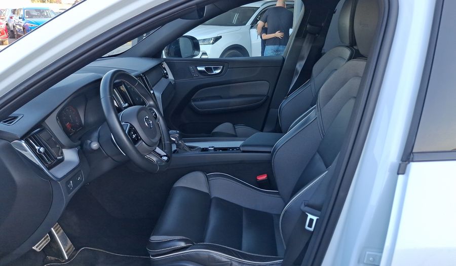 Volvo Xc60 2.0 T6 R-DESIGN AUTO 4WD Suv 2021