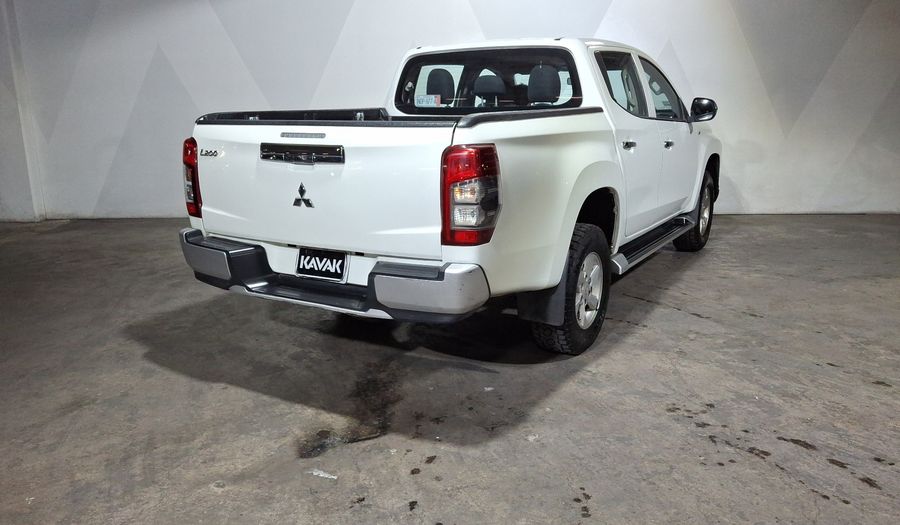 Mitsubishi L200 2.4 GLX GASOLINA Pickup 2021