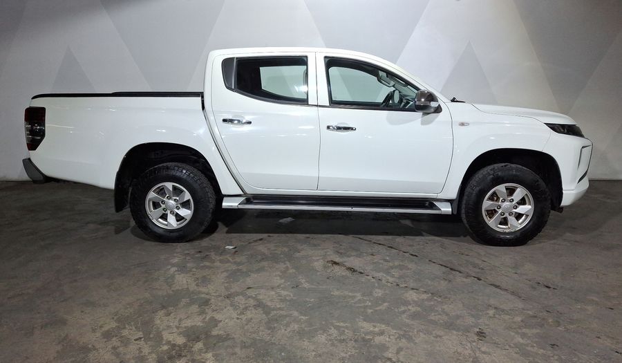 Mitsubishi L200 2.4 GLX GASOLINA Pickup 2021
