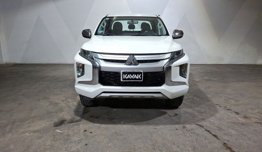 Mitsubishi L200 2.4 GLX GASOLINA Pickup 2021