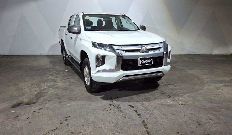 Mitsubishi L200 2.4 GLX GASOLINA Pickup 2021