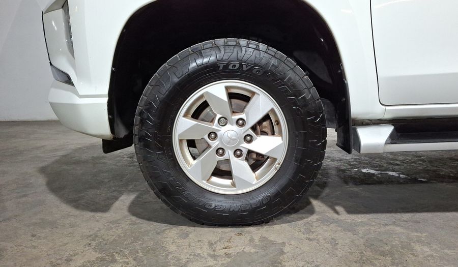 Mitsubishi L200 2.4 GLX GASOLINA Pickup 2021