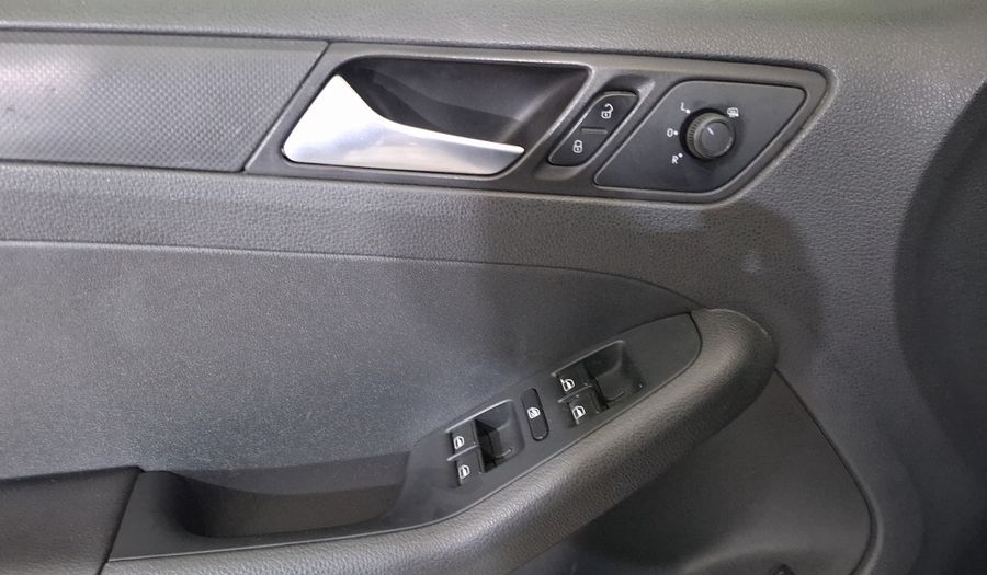 Volkswagen Jetta 2.5 STYLE ACTIVE TIPTRONIC Sedan 2013