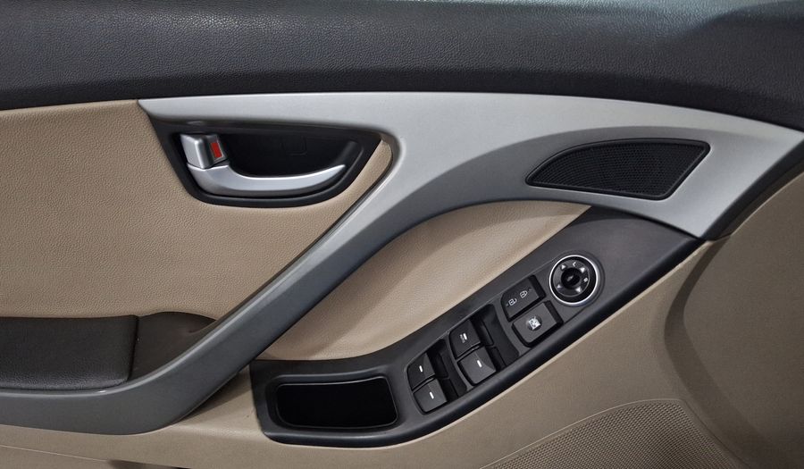 Hyundai Elantra 1.8 LIMITED TECH NAVI AT Sedan 2016