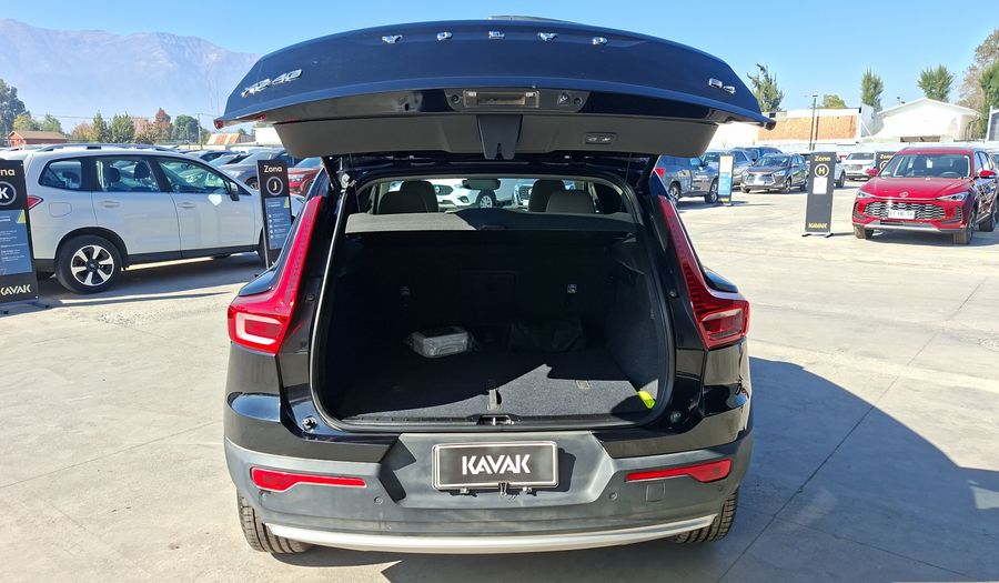 Volvo Xc40 2.0 B4 MHEV PLUS AUTO Suv 2024