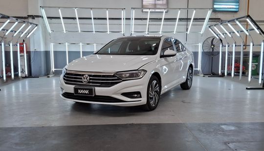 Volkswagen • Vento