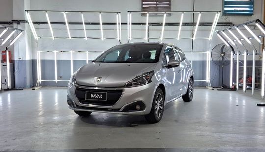 Peugeot • 208
