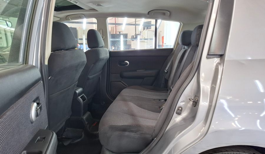 Nissan Tiida 1.8 ACENTA Hatchback 2013