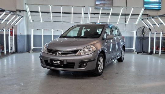 Nissan • Tiida