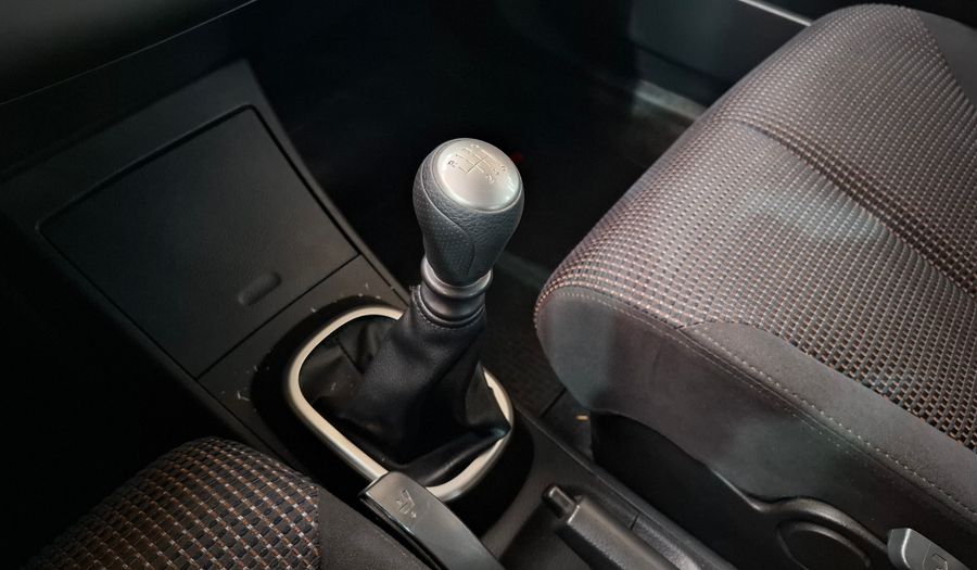 Nissan Tiida 1.8 ACENTA Hatchback 2013