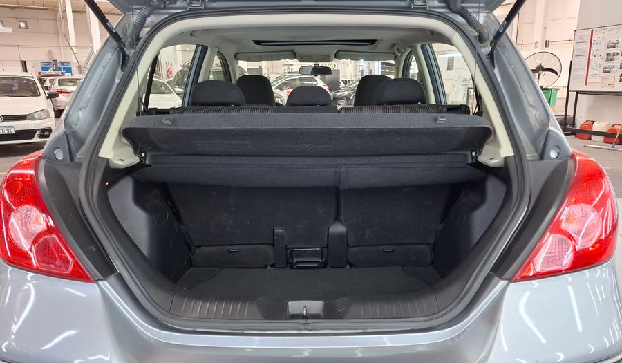 Nissan Tiida 1.8 ACENTA Hatchback 2013