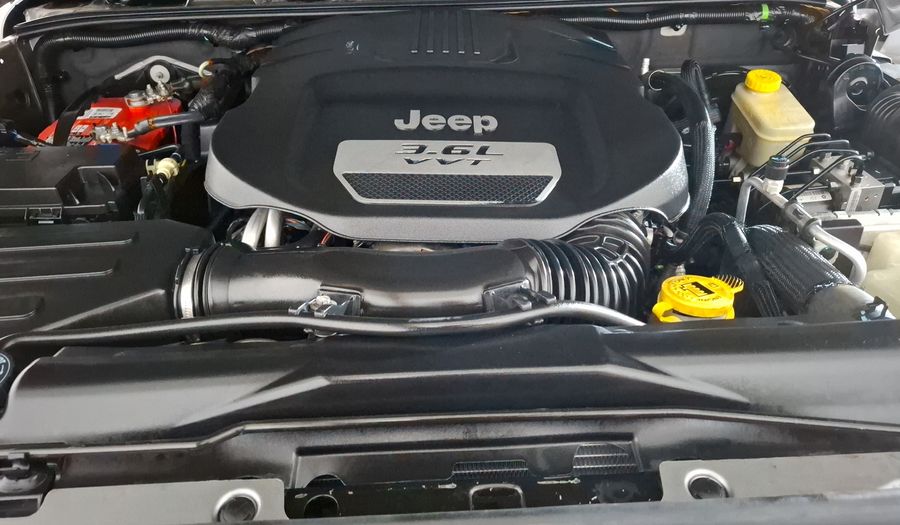 Jeep Wrangler 3.6 UNLIMITED SAHARA 4WD AUTO Suv 2014
