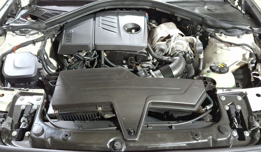 Bmw Serie 1 1.6 120IA Hatchback 2016