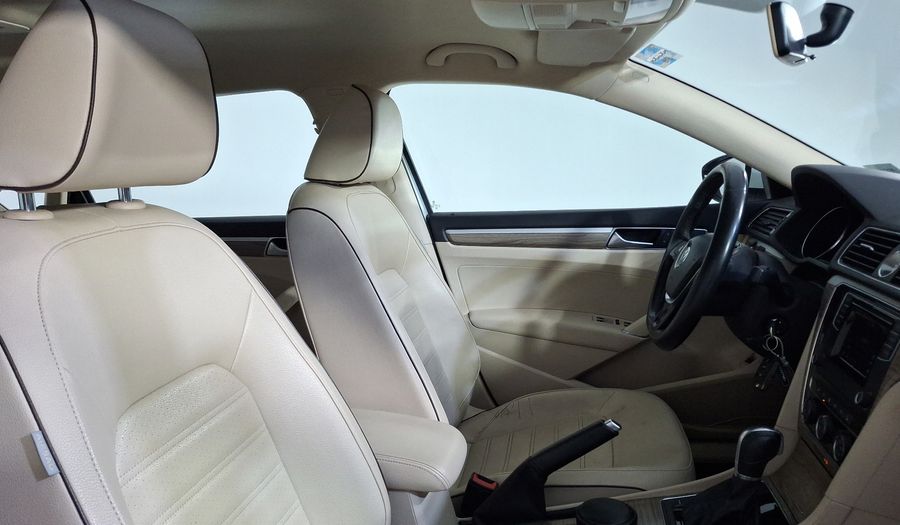 Volkswagen Passat 2.5 SPORTLINE Sedan 2016