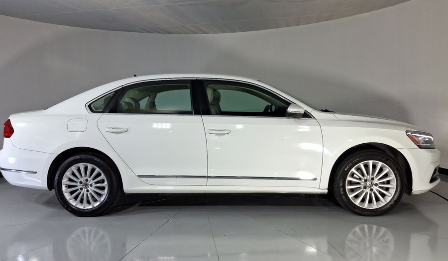 Volkswagen Passat 2.5 SPORTLINE Sedan 2016