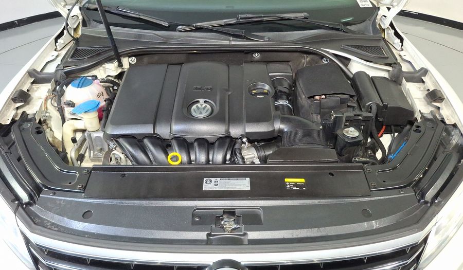 Volkswagen Passat 2.5 SPORTLINE Sedan 2016