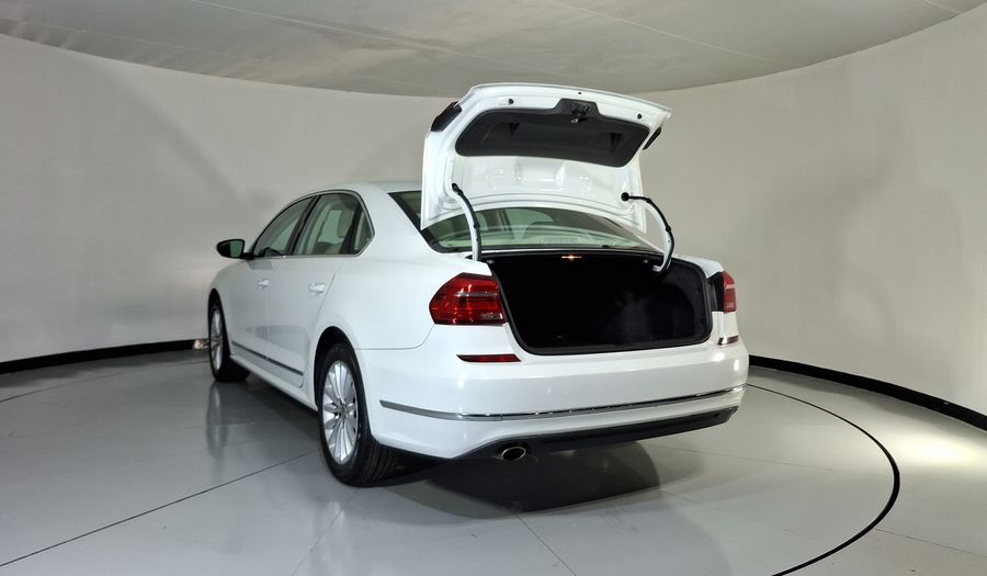 Volkswagen Passat 2.5 SPORTLINE Sedan 2016