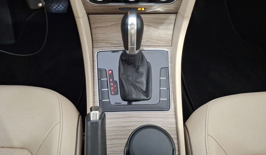 Volkswagen Passat 2.5 SPORTLINE Sedan 2016