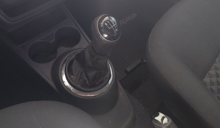 Volkswagen Gol Trend 1.6 HIGHLINE Hatchback 2015