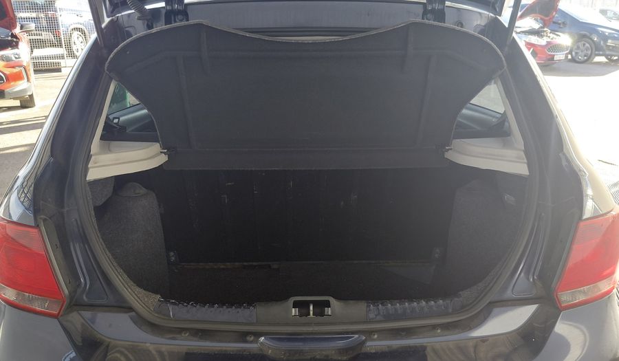 Volkswagen Gol Trend 1.6 HIGHLINE Hatchback 2015