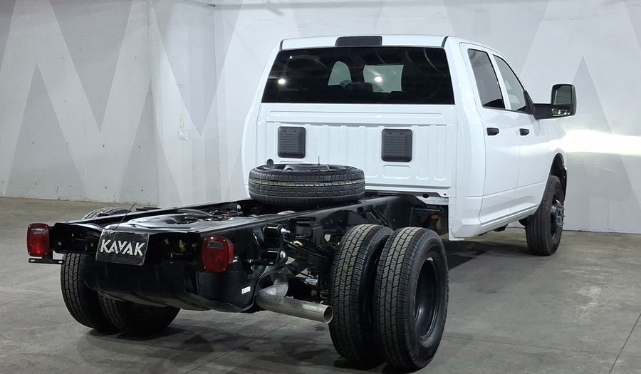 Ram 4000 6.4 CREW CAB CHASIS 4WD V8 8AT AUTO Pickup 2025