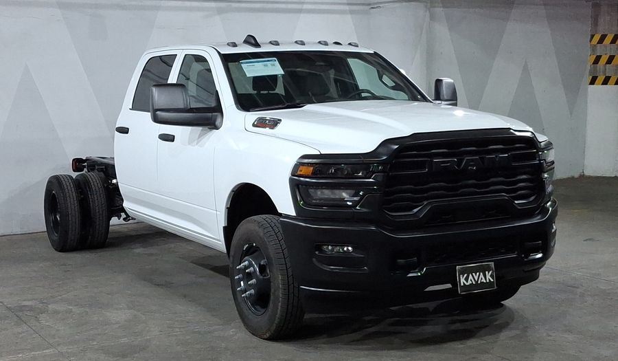 Ram 4000 6.4 CREW CAB CHASIS 4WD V8 8AT AUTO Pickup 2025