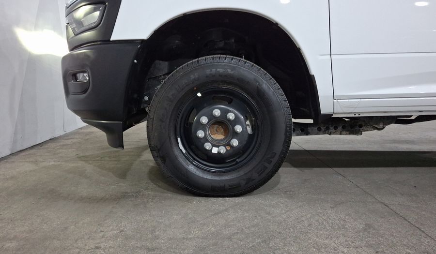 Ram 4000 6.4 CREW CAB CHASIS 4WD V8 8AT AUTO Pickup 2025