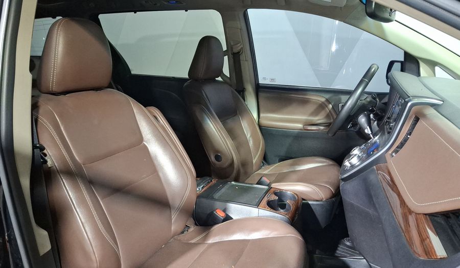 Toyota Sienna 3.5 LIMITED AT Minivan 2017