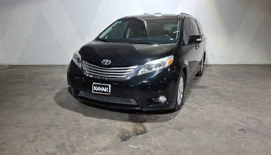 Toyota • Sienna