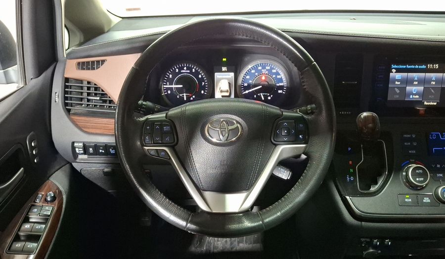 Toyota Sienna 3.5 LIMITED AT Minivan 2017