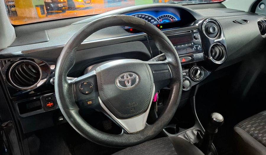 Toyota Etios 1.5 XS Hatchback 2015