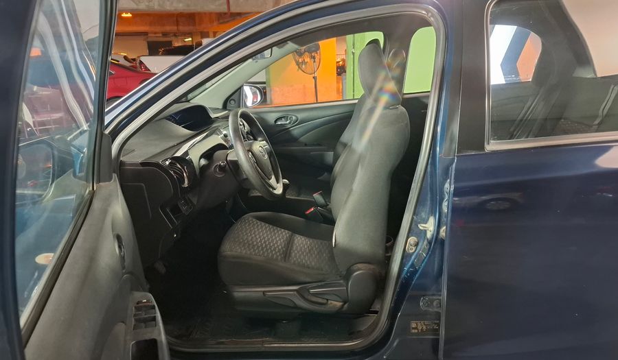 Toyota Etios 1.5 XS Hatchback 2015