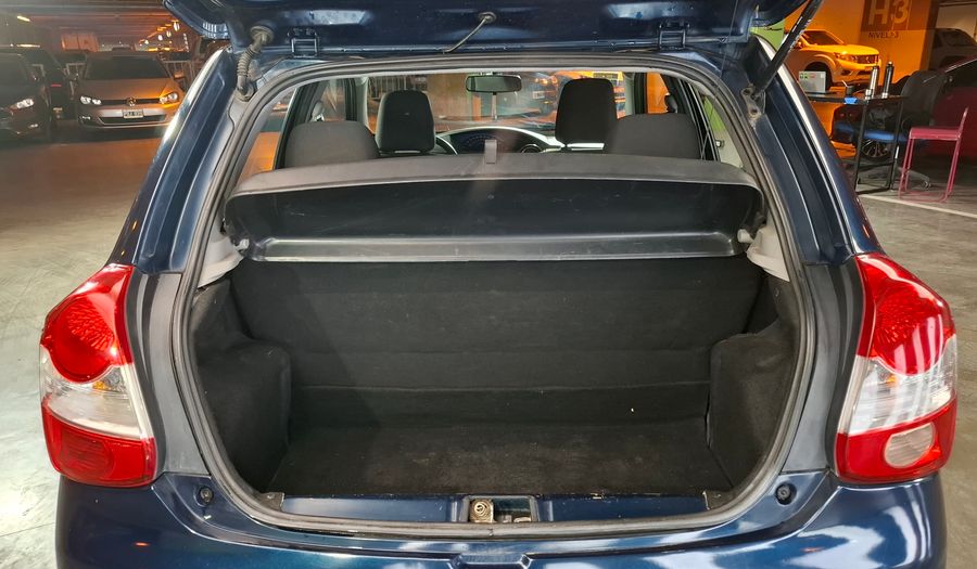 Toyota Etios 1.5 XS Hatchback 2015