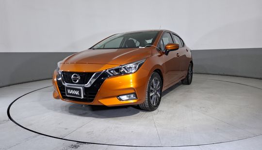 Nissan • Versa
